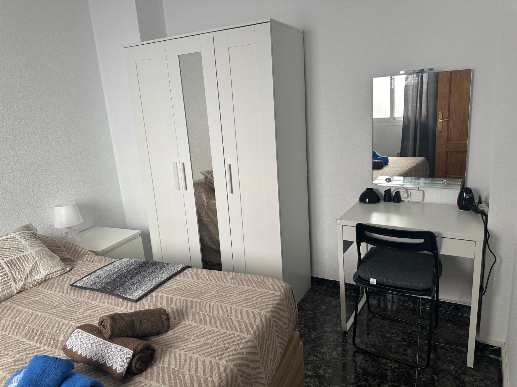 Almeria Centro Habitacion Privada En Apartamento Compartido Exteriör bild