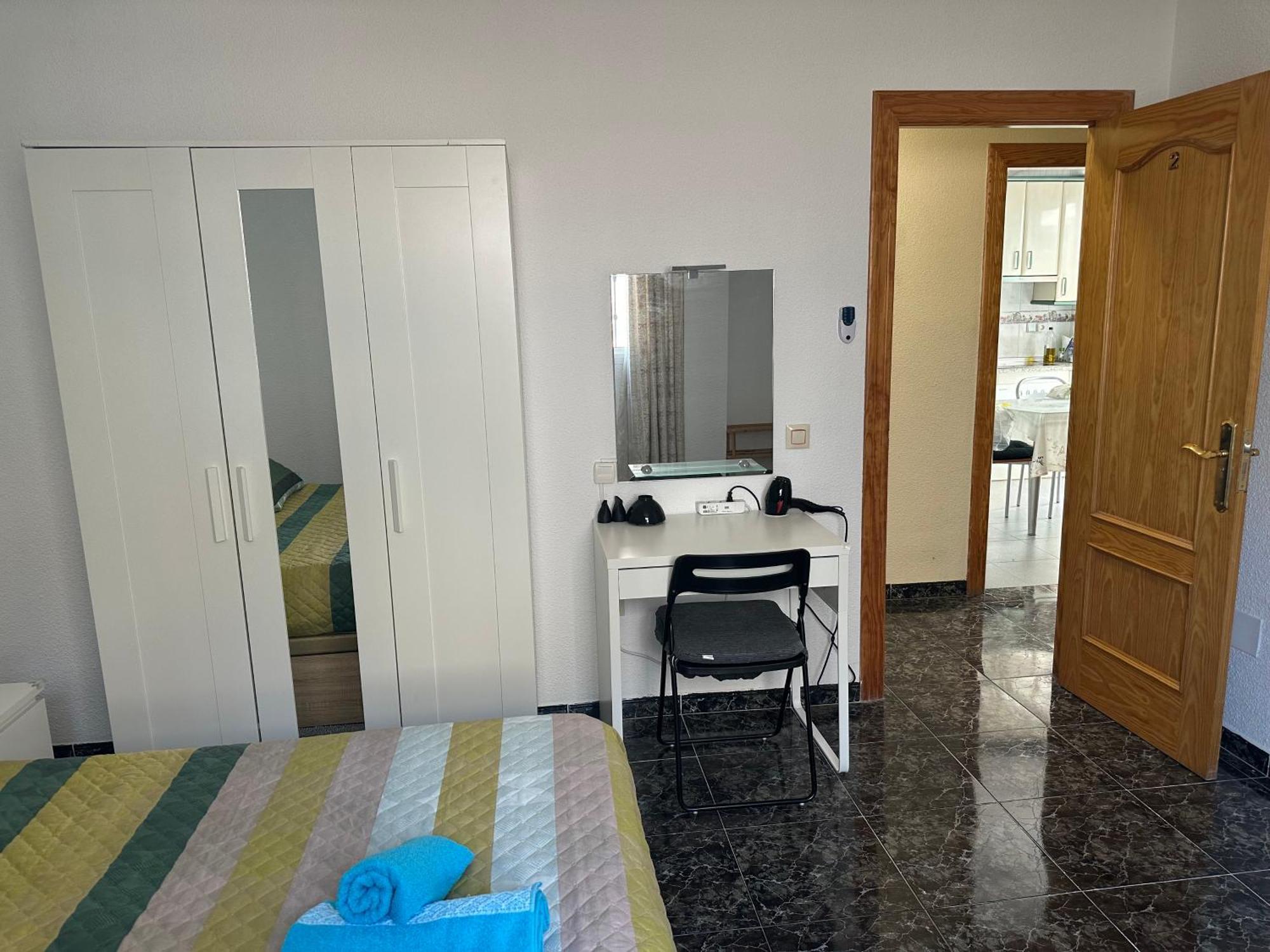 Almeria Centro Habitacion Privada En Apartamento Compartido Exteriör bild