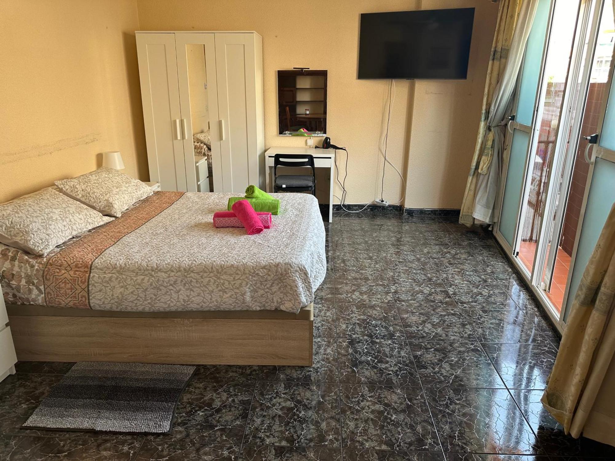 Almeria Centro Habitacion Privada En Apartamento Compartido Exteriör bild
