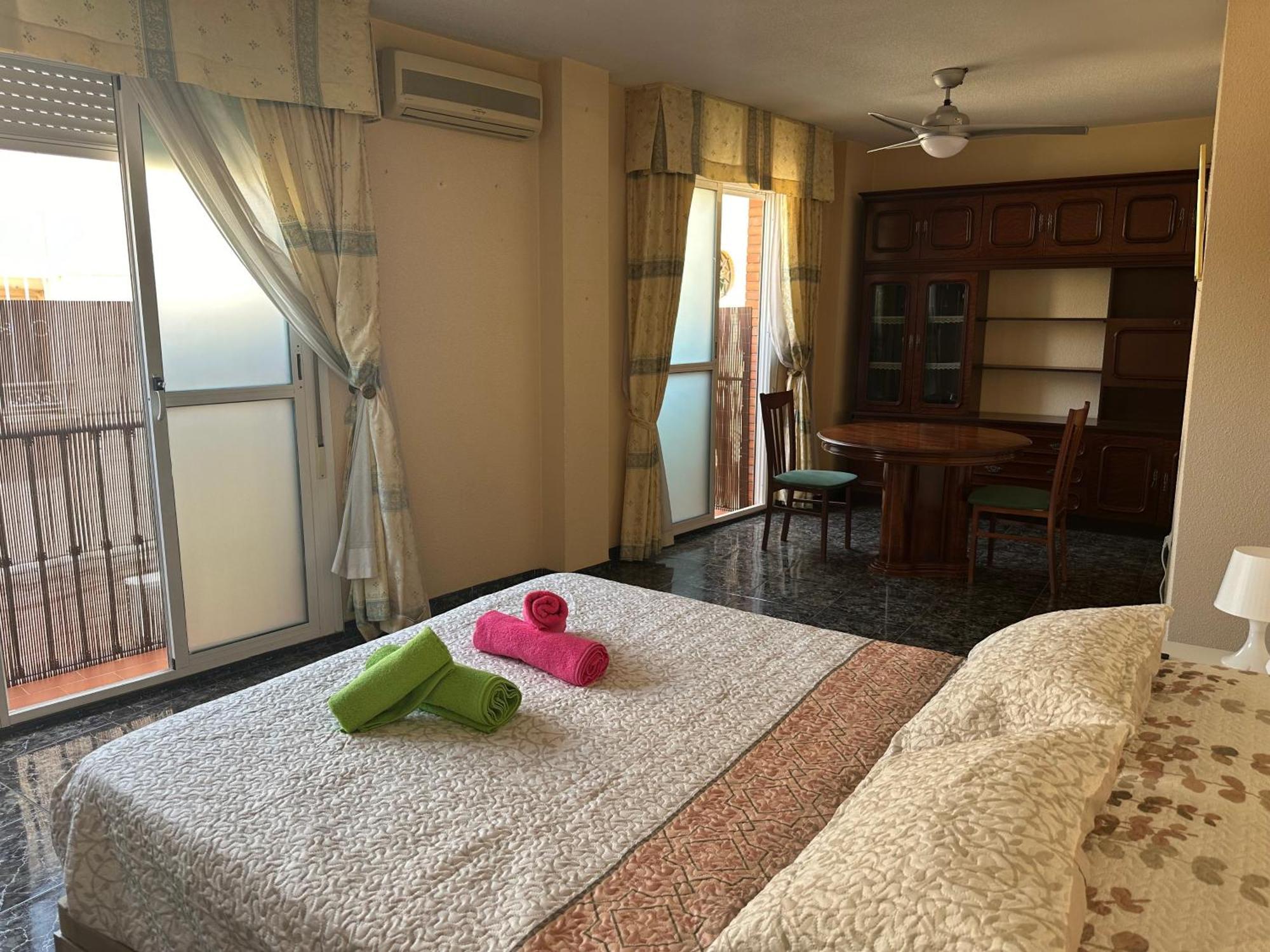 Almeria Centro Habitacion Privada En Apartamento Compartido Exteriör bild