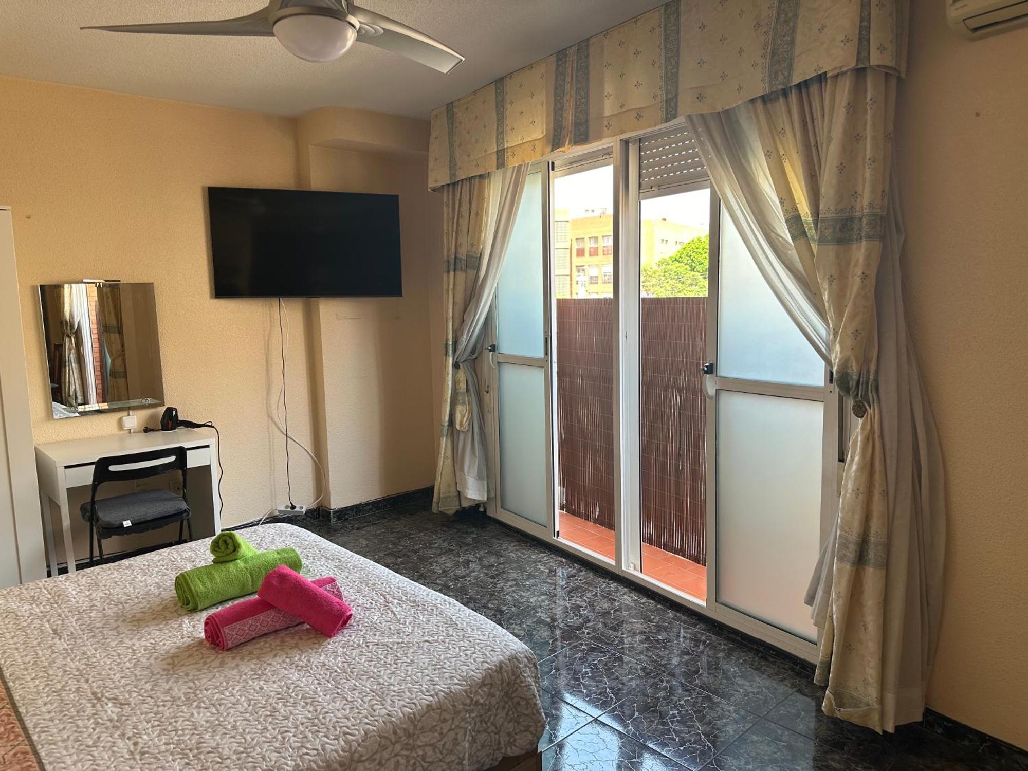 Almeria Centro Habitacion Privada En Apartamento Compartido Exteriör bild