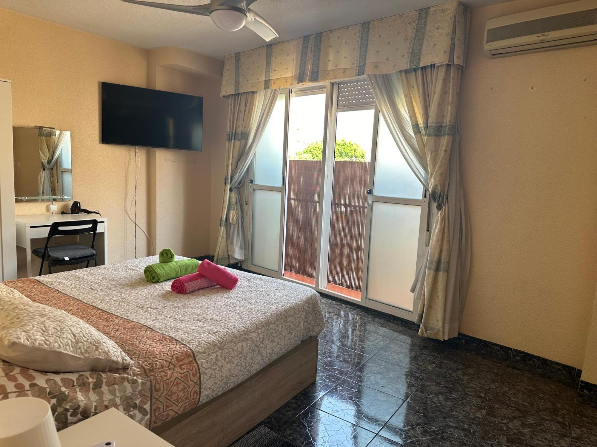 Almeria Centro Habitacion Privada En Apartamento Compartido Exteriör bild