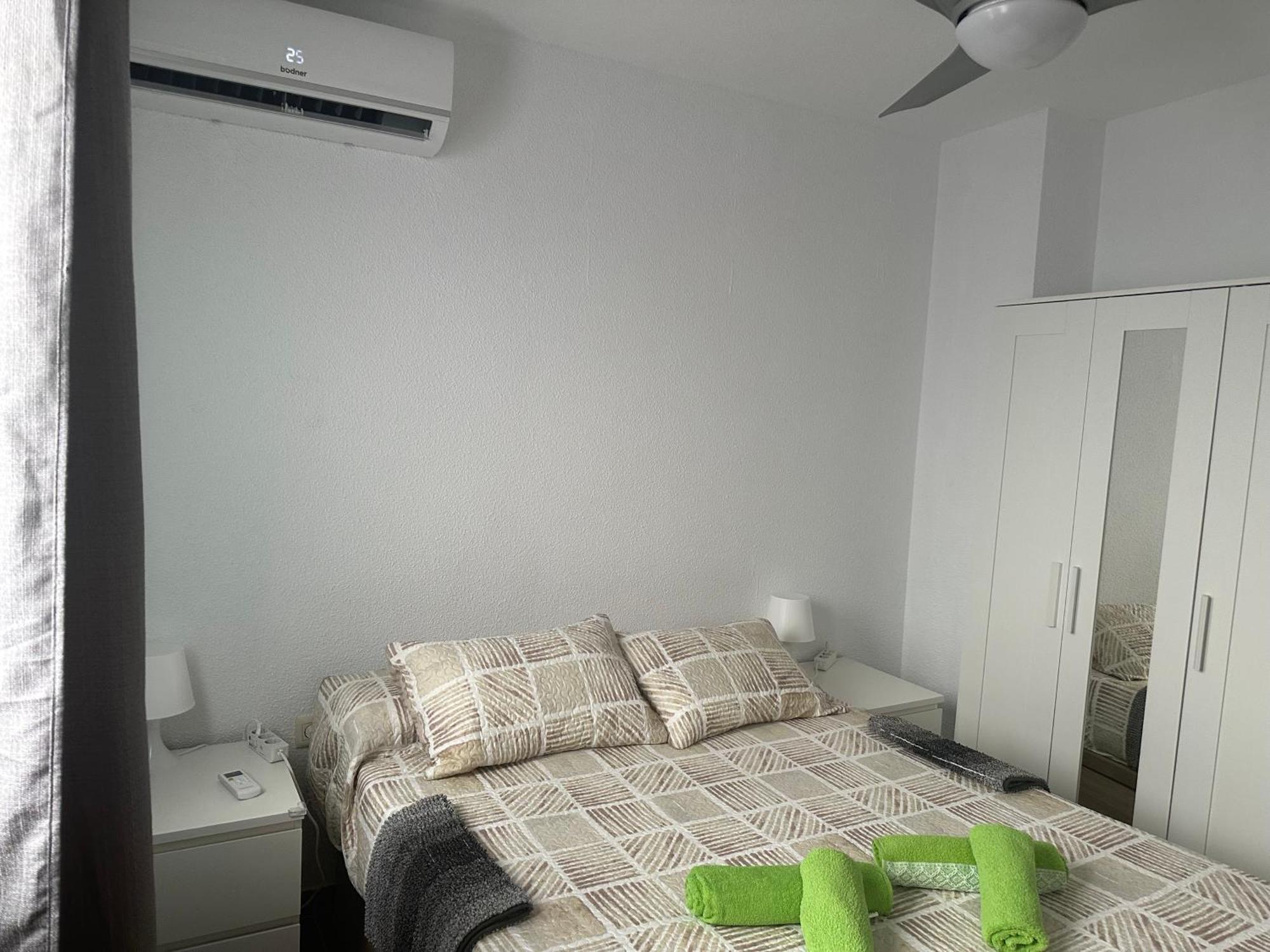 Almeria Centro Habitacion Privada En Apartamento Compartido Exteriör bild