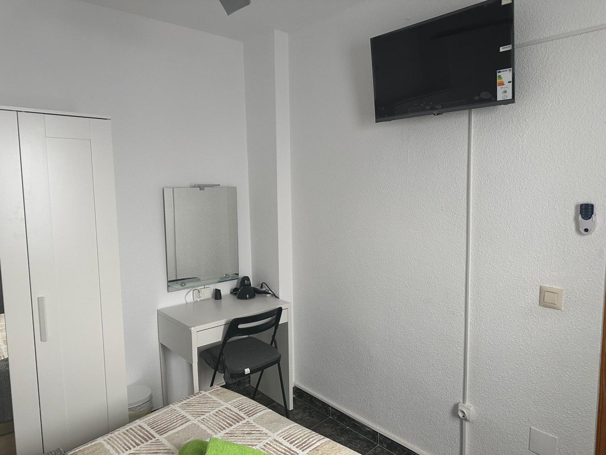 Almeria Centro Habitacion Privada En Apartamento Compartido Exteriör bild