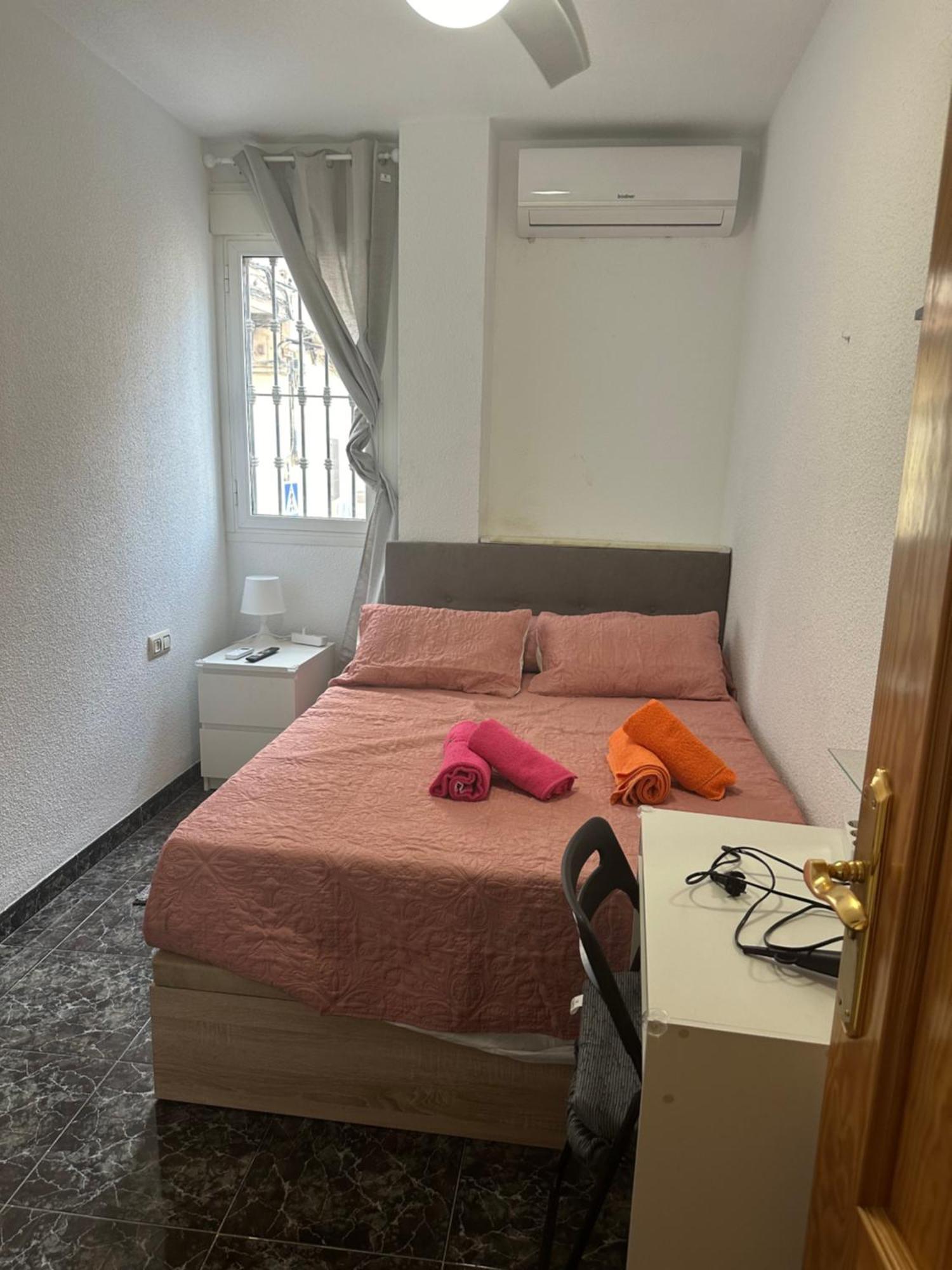 Almeria Centro Habitacion Privada En Apartamento Compartido Exteriör bild