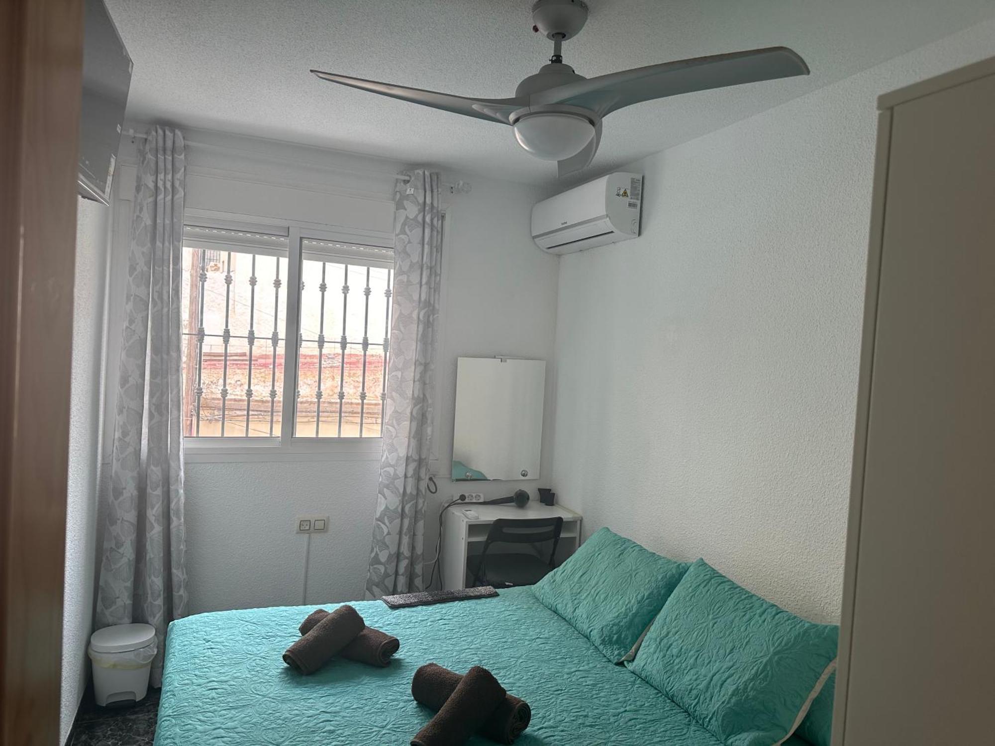 Almeria Centro Habitacion Privada En Apartamento Compartido Exteriör bild