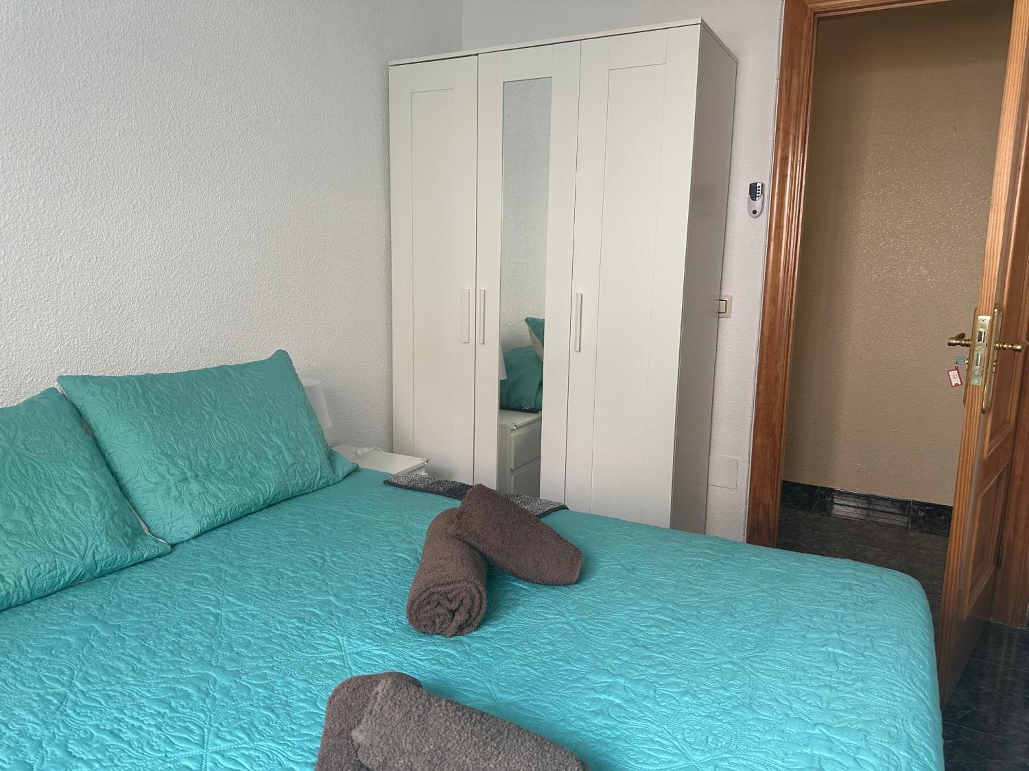 Almeria Centro Habitacion Privada En Apartamento Compartido Exteriör bild