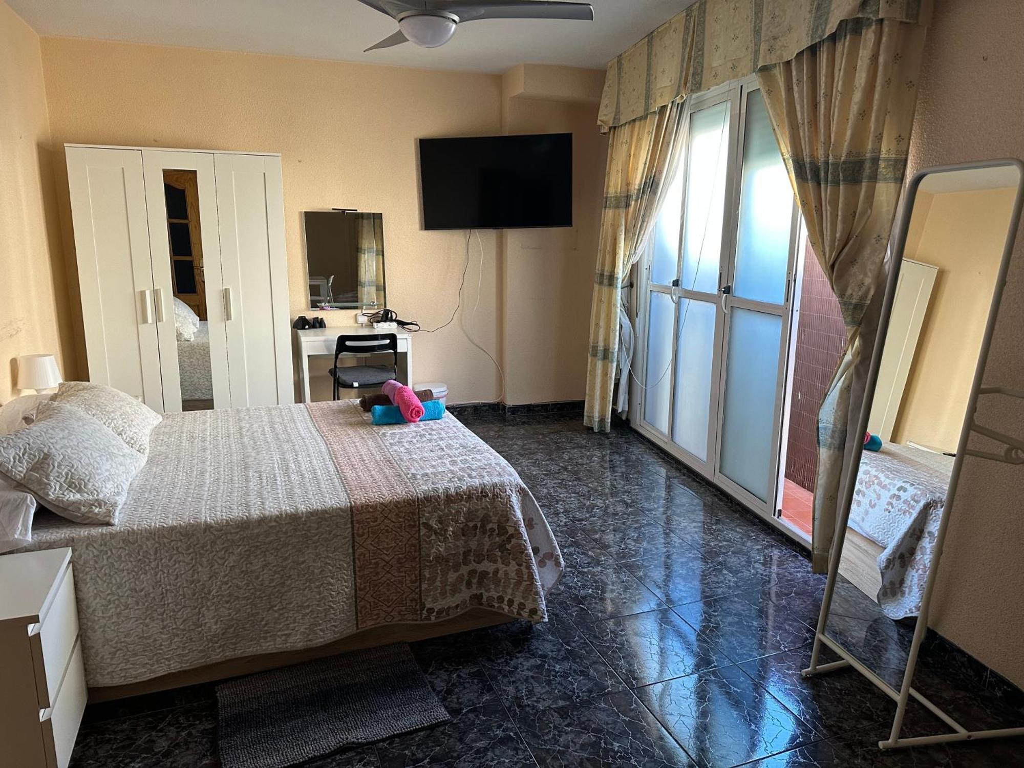 Almeria Centro Habitacion Privada En Apartamento Compartido Exteriör bild