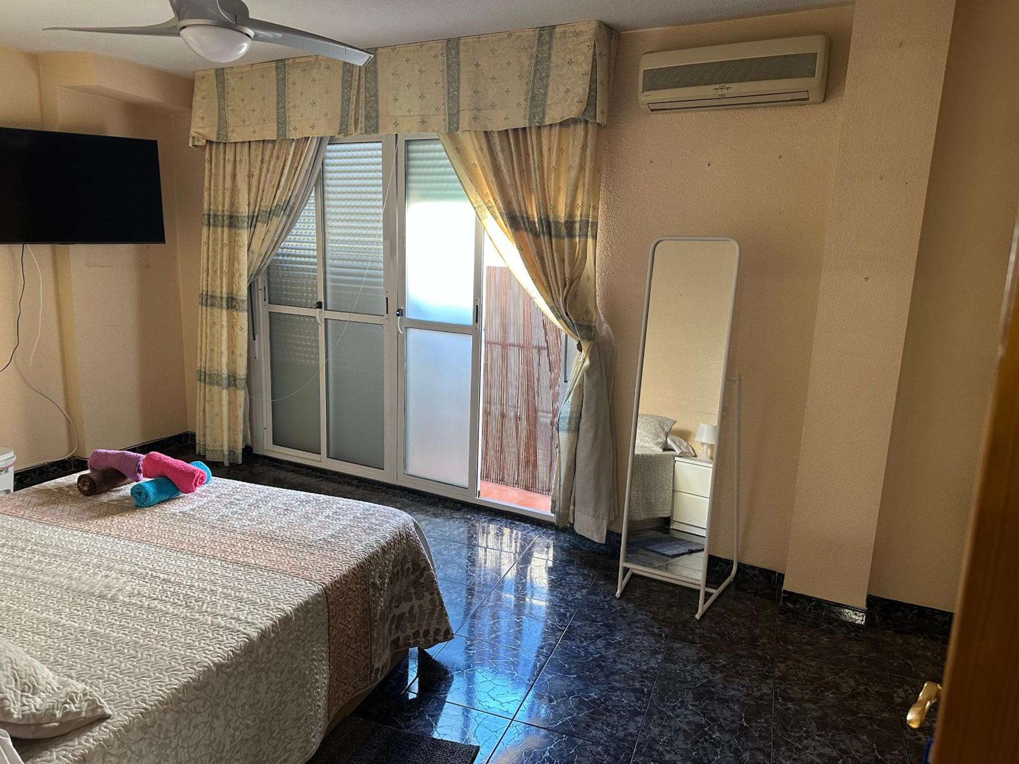 Almeria Centro Habitacion Privada En Apartamento Compartido Exteriör bild