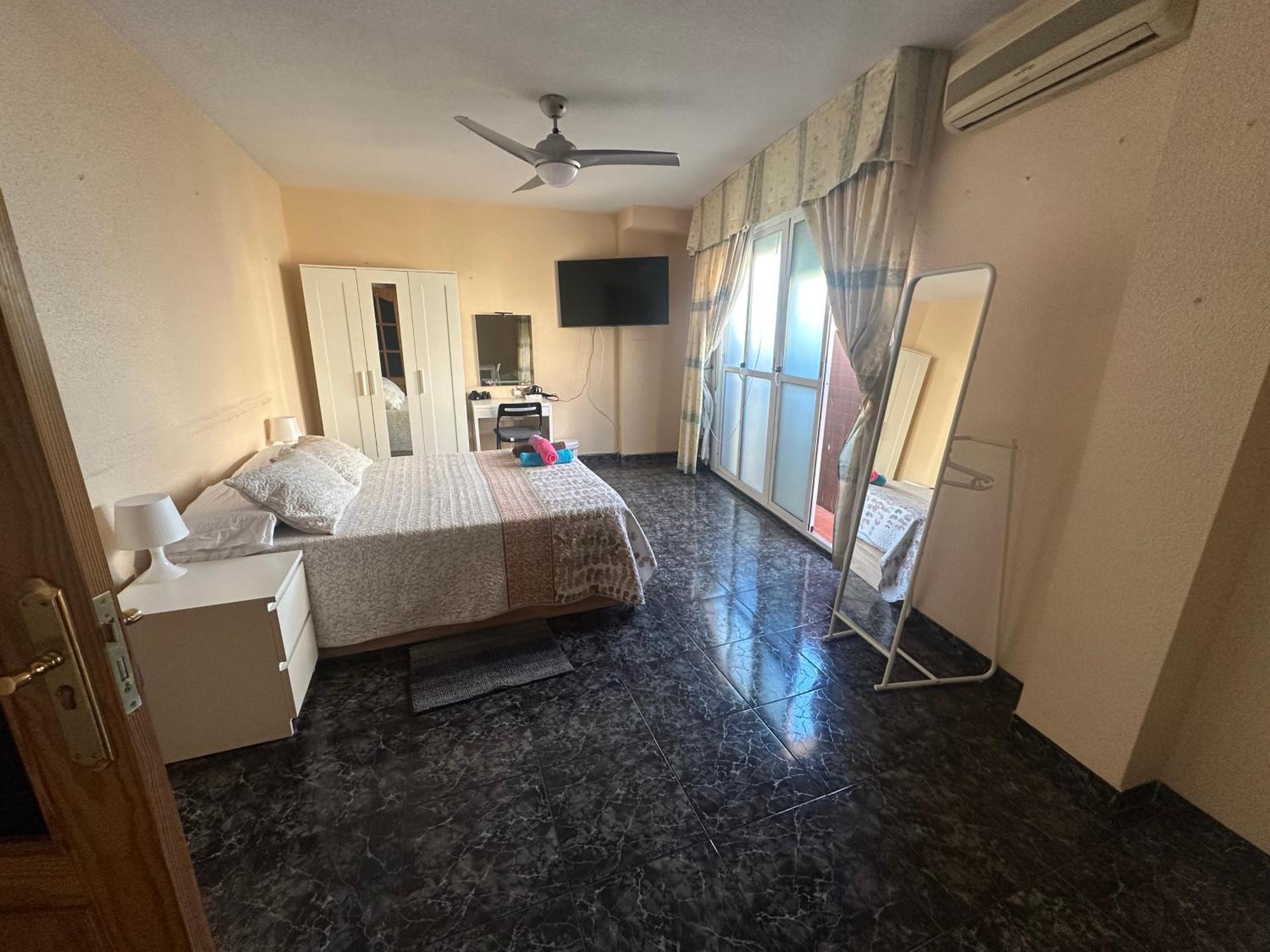 Almeria Centro Habitacion Privada En Apartamento Compartido Exteriör bild